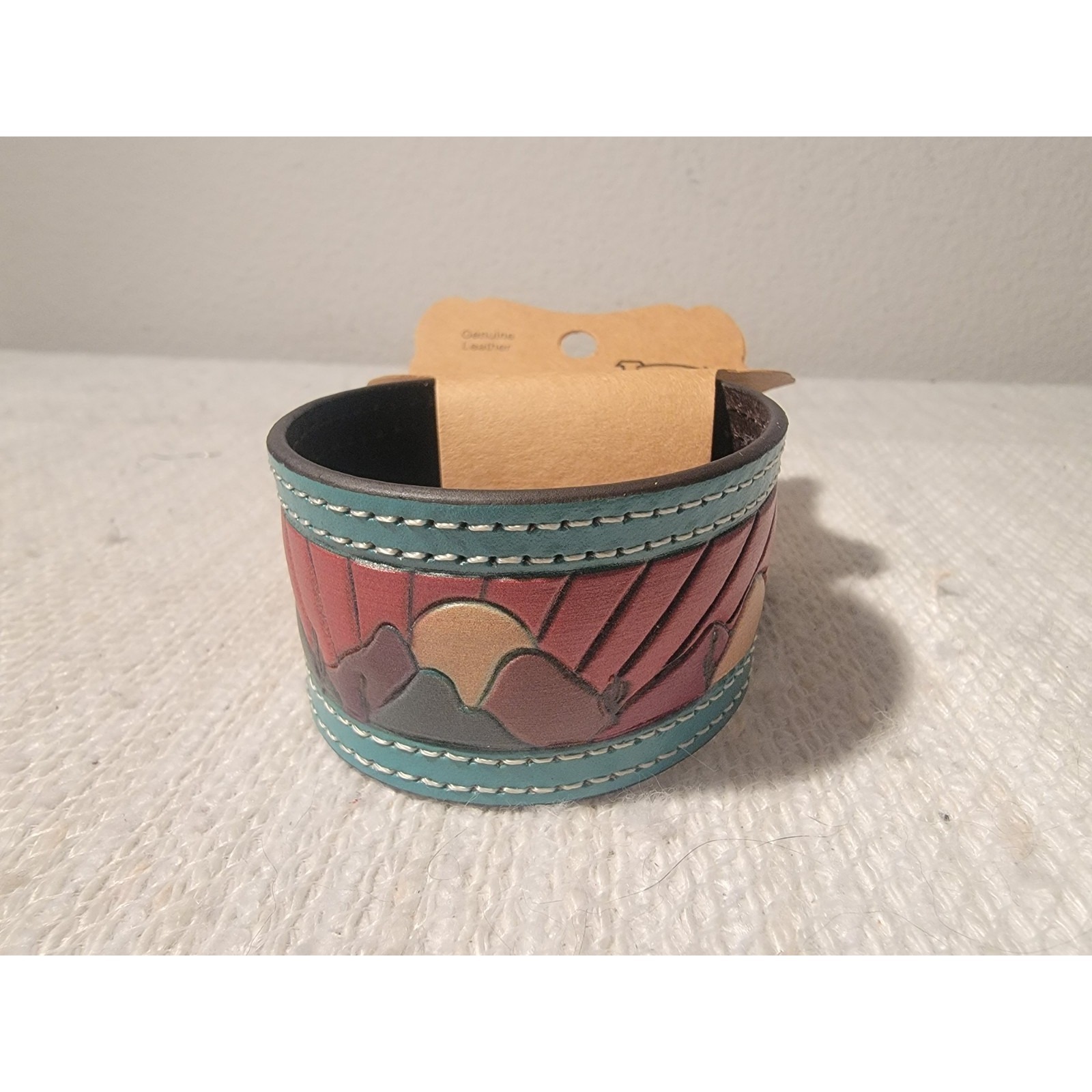 Justin Tooled Genuine Leather Cuff Bracelet Western Mountain Sun Design New 13$